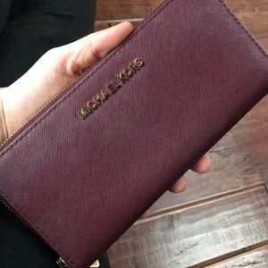 Micheal Kors Burgundy Wallet